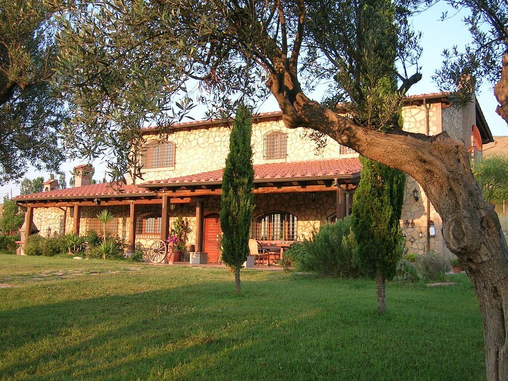 Casale Farnesiana B&B Tarquinia Buitenkant foto