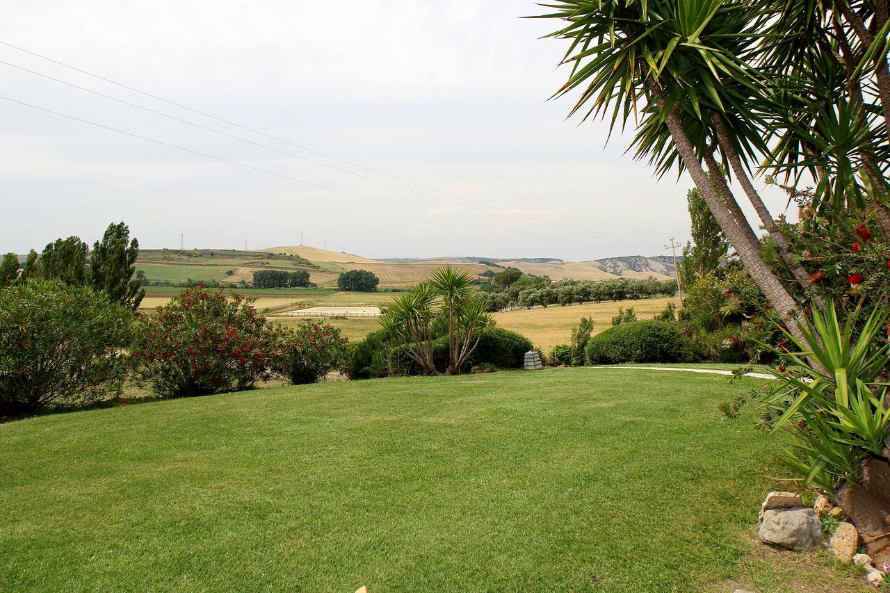 Casale Farnesiana B&B Tarquinia Buitenkant foto