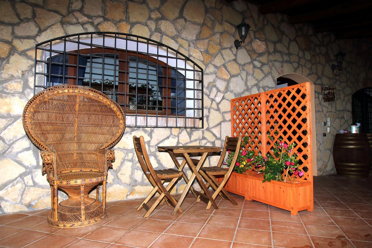 Casale Farnesiana B&B Tarquinia Buitenkant foto